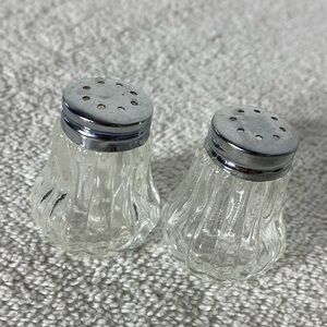 Vintage Ribbed Clear Glass Mini Salt and Pepper Shakers with Silver Tops